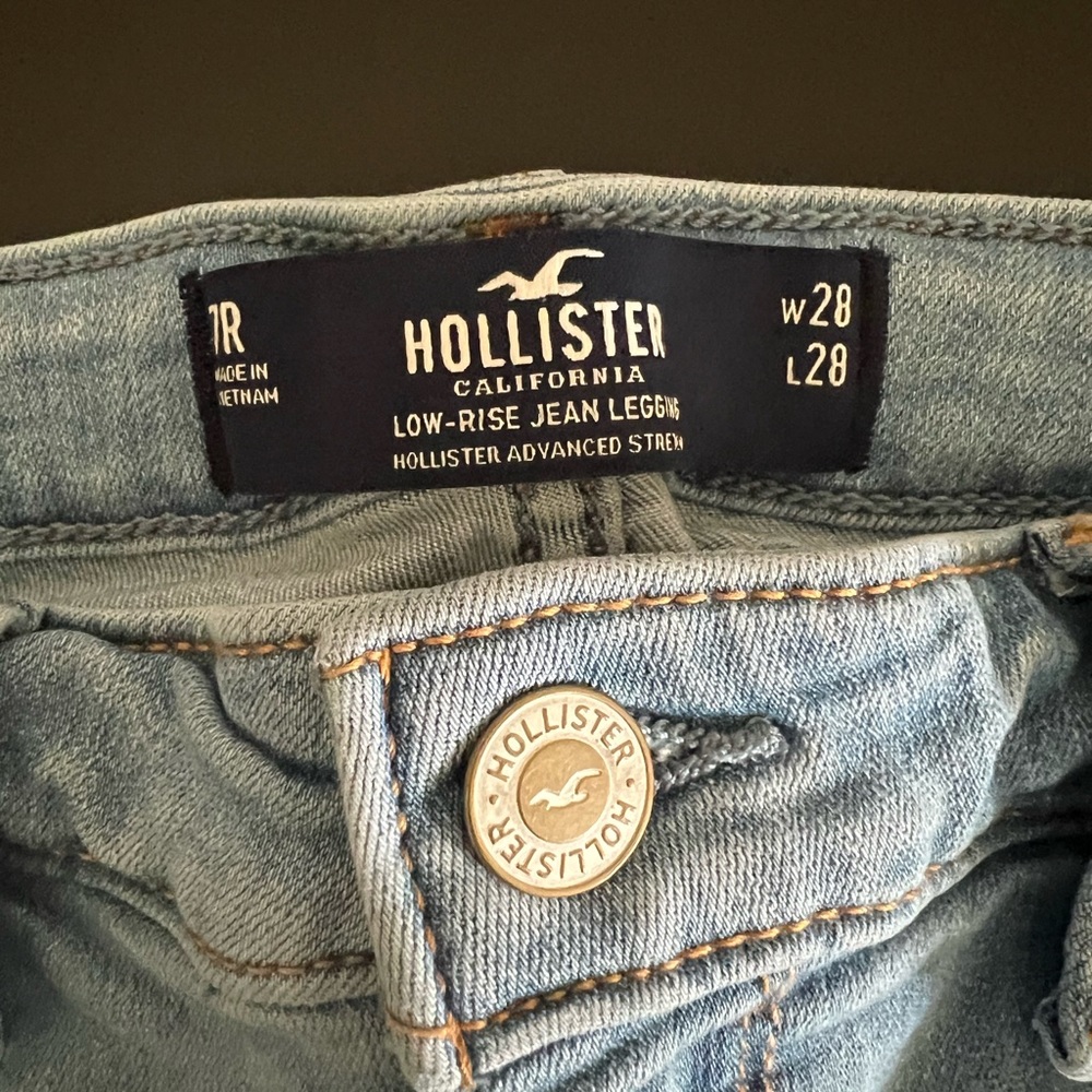 Good Condition Hollister Jean leggings . Size 7R 28 waist &  28 length